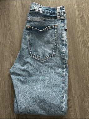 Abercrombie & Fitch The 90’s Straight Ultra High Rise Denim Jean 31 / 12R